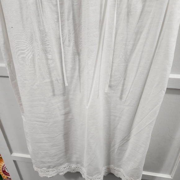 White eyelet lace trim white dress - Picture 3 of 7